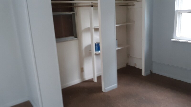 Building Photo - 236 Schilling St