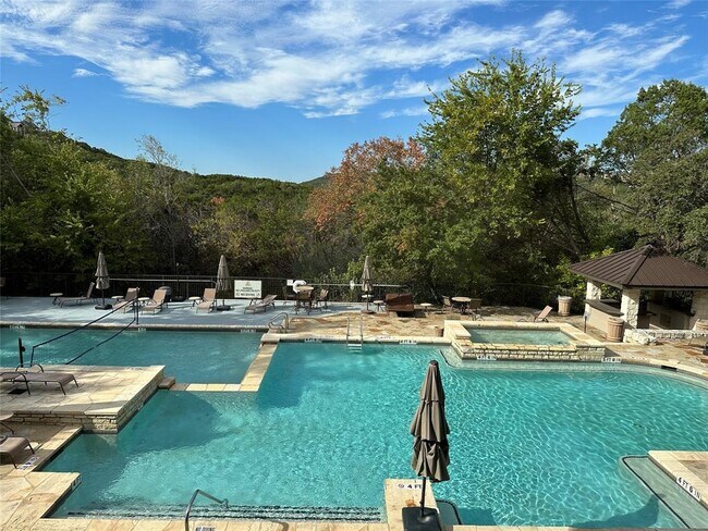 Building Photo - 6000-10 Shepherd Mountain Cove