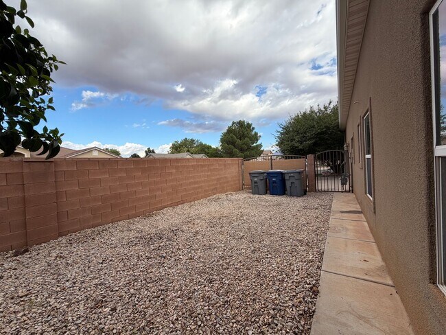 Building Photo - 135 Orchard Ln