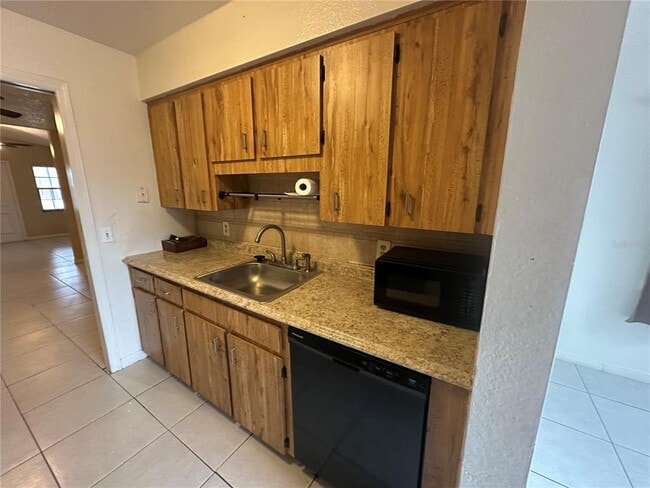 Building Photo - 968 Sunshine Way SW
