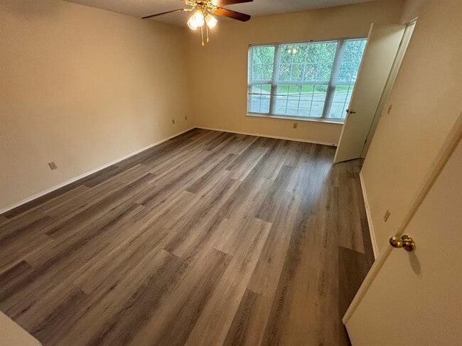 Building Photo - 10911 Grassmere Ct