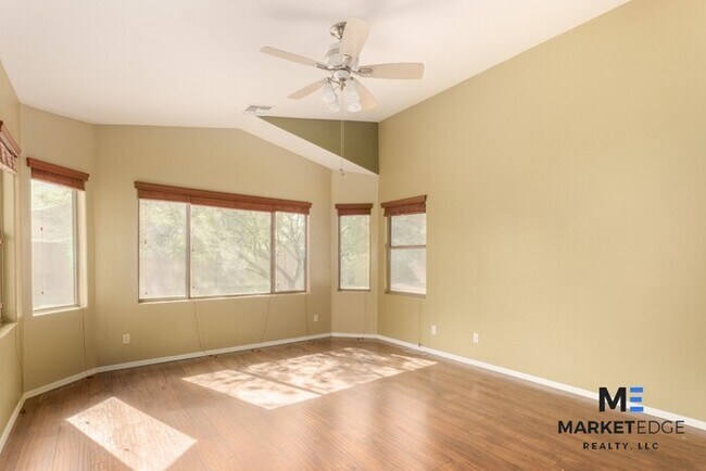 Building Photo - 4Bed/2Bath House at Greenway Rd/175th Ave!...