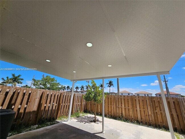 Building Photo - 11816 SW 247th Ter