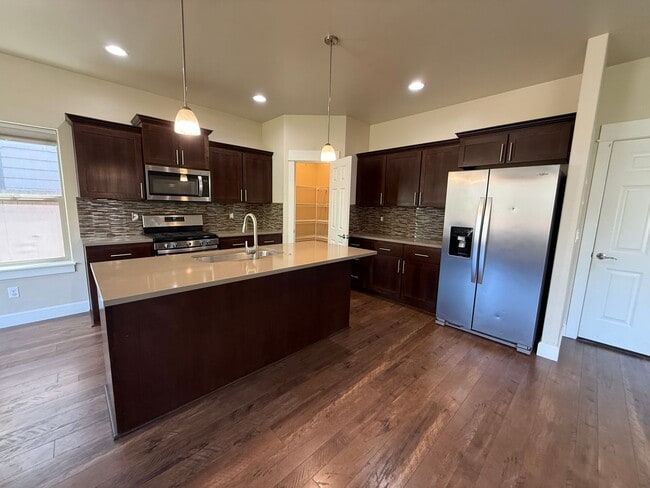 Building Photo - 3120 NE Marea Dr