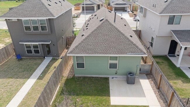 Building Photo - 352 Witchhazel Way
