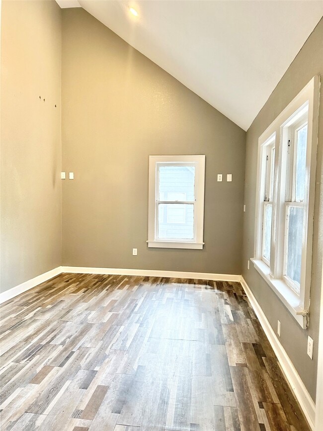 Building Photo - 2424 Southmore Blvd