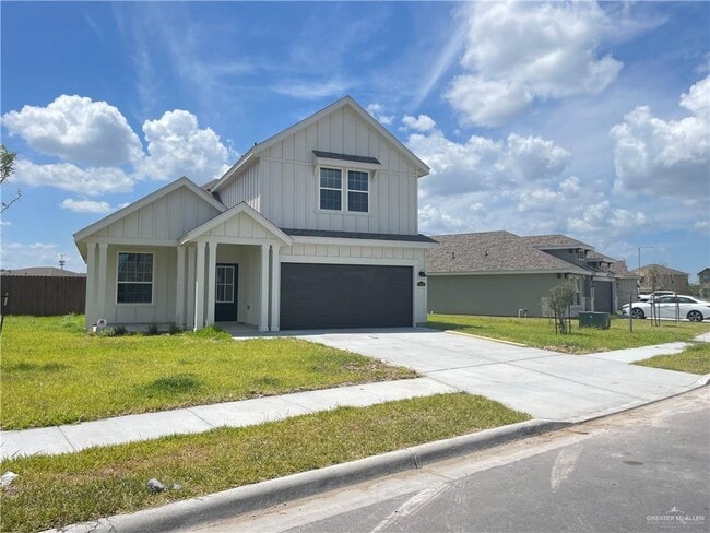 Building Photo - 12 Grove Ln