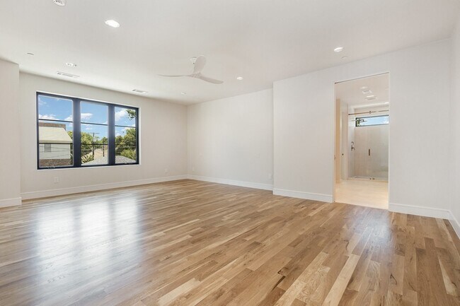 Building Photo - 4203 Normandy Ave