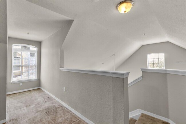 Building Photo - 5541 Rosehill Rd