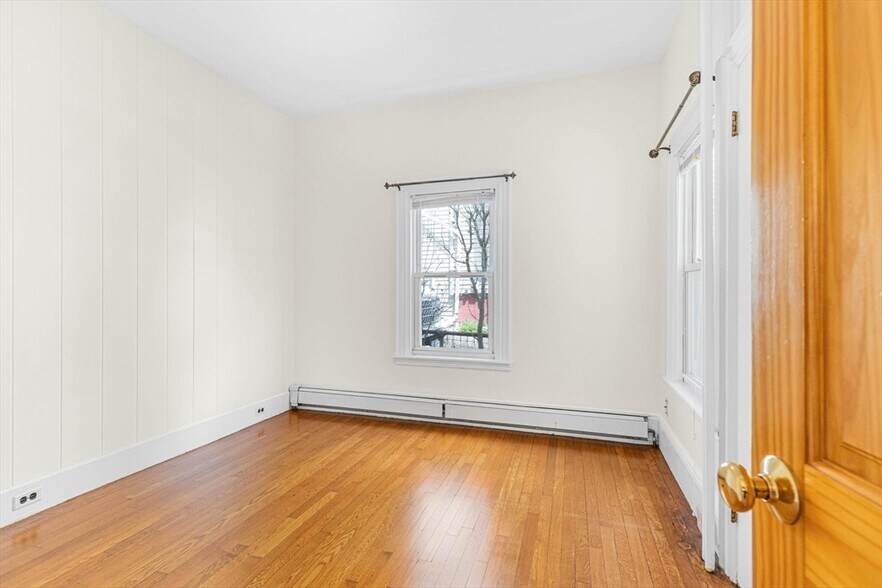 Building Photo - 50 Newbury St