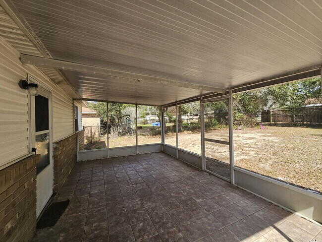 Building Photo - "$500 OFF FIRST MONTHS RENT!!  Charming 3-Bedroom Oasis with 2 Full Baths in Pensacola's Scotland...