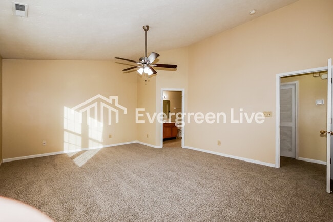 Building Photo - 3060 Hidden Pine Dr