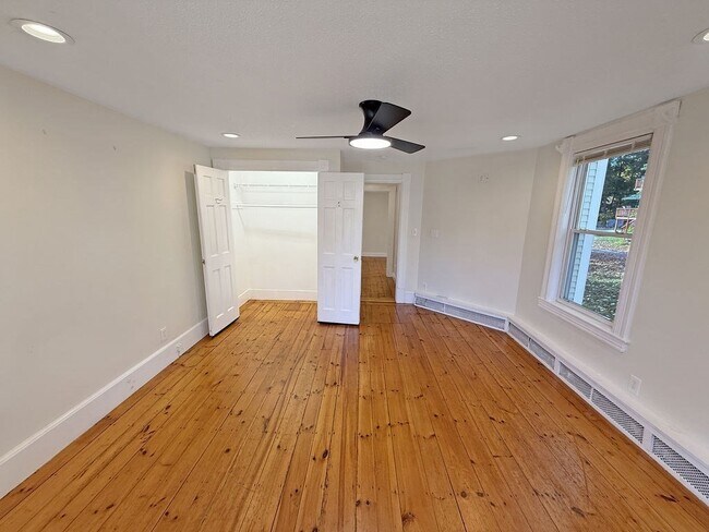 Building Photo - 52 Littleton Rd