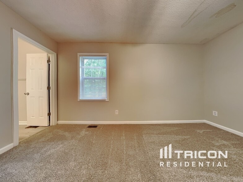 Building Photo - 120 Country Cottage Cir