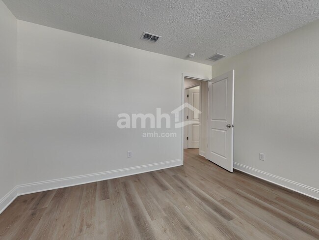 Building Photo - 11476 Bay Hl Cir