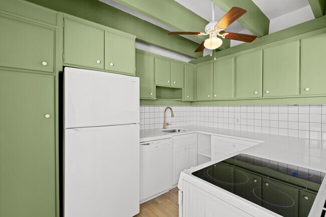 Building Photo - 3500 S Ocean Blvd