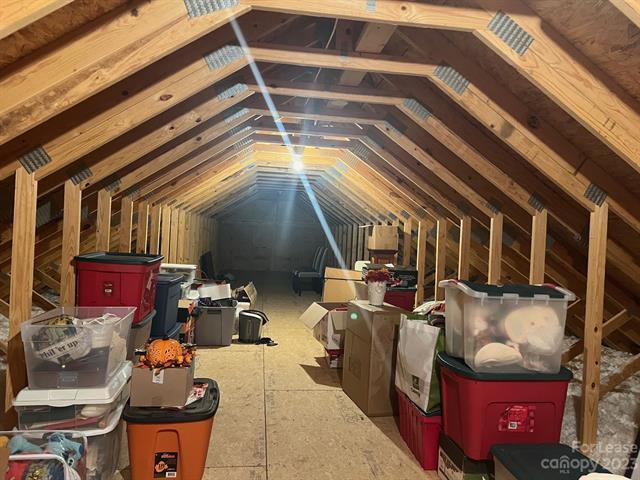 Building Photo - 823 Mazeppa Rd