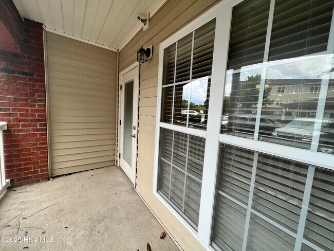 Building Photo - 1500 Cadfel Ct