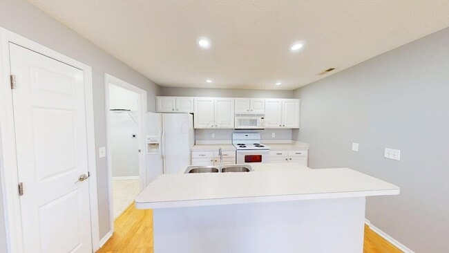 Building Photo - 5604 Vintage Pl