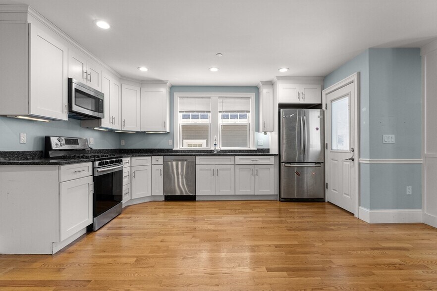 Building Photo - 152 Savin Hill Ave