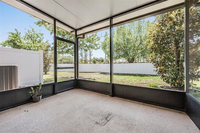 Building Photo - 7012 Holly Heath Dr