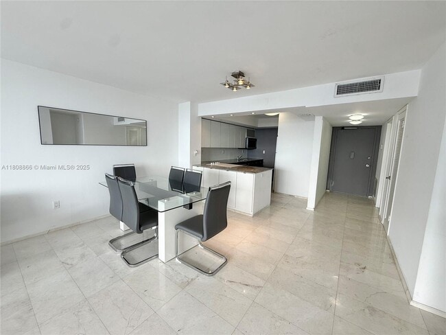 Building Photo - 18071 Biscayne Blvd