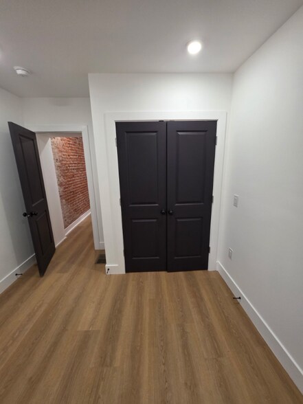 Building Photo - 6330 Saybrook Ave