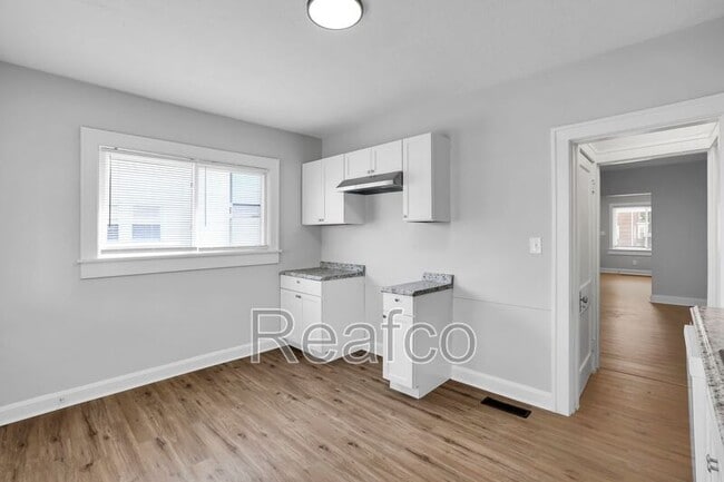 Building Photo - 74 N Powell Ave