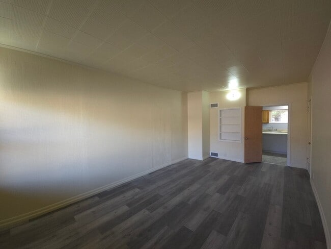 Building Photo - 508 S Main St