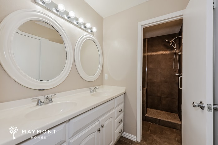 Building Photo - 2611 Elk Grove Rd