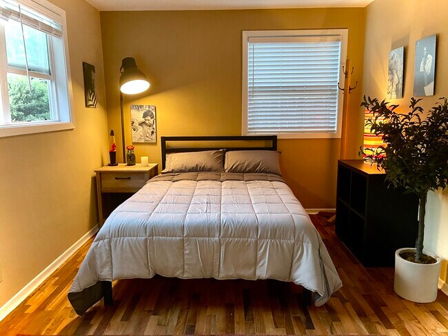 Building Photo - 116 S Marion Ave