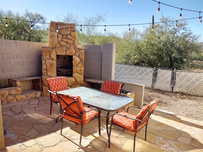Building Photo - 19091 Mesquite Dr