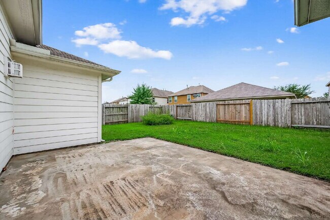 Building Photo - "3-Bed with 2 Full Baths in Katy – Spaciou...