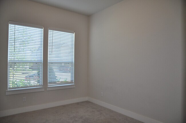 Building Photo - 31822 Grand Orch Ln