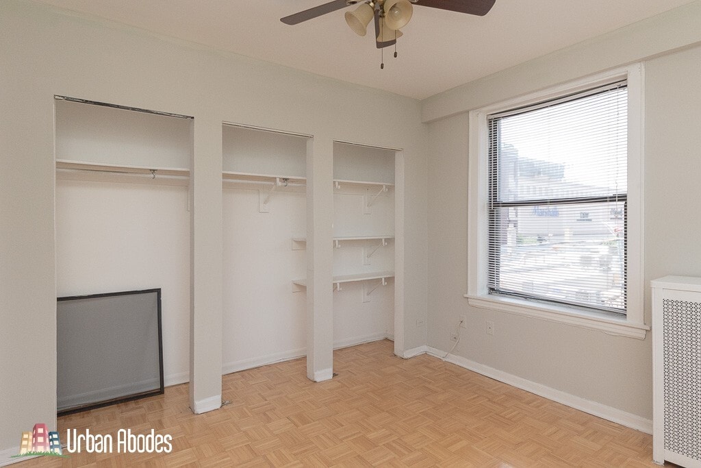 Building Photo - 727 W Belmont Ave