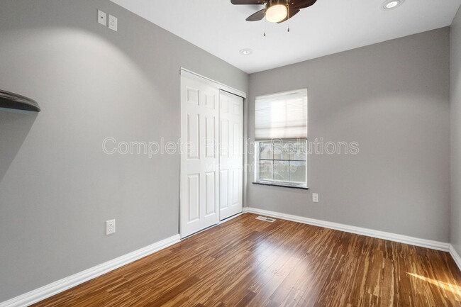 Building Photo - 5339 Vine Ave