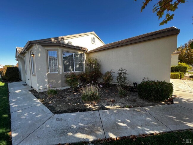 Building Photo - 760 Turnberry Terrace