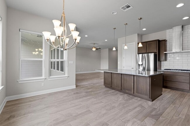 Building Photo - 4660 Katherine Dr