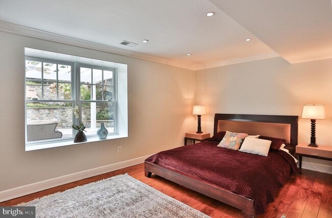 Building Photo - 6329 Linway Terrace