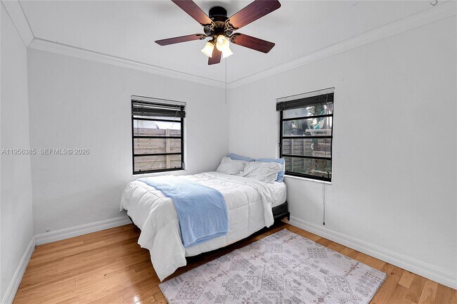 Building Photo - 3614 SW 58th Ave