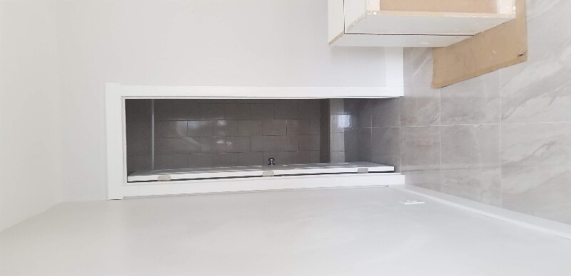 Building Photo - 5913 Lincoln St