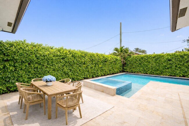 Building Photo - 7606 S Olive Ave