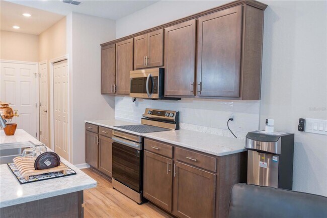 Building Photo - 387 Crossings Ave