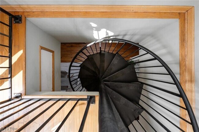 Building Photo - 1667 E 40th St