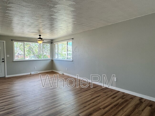 Building Photo - 220 W Layton Ave