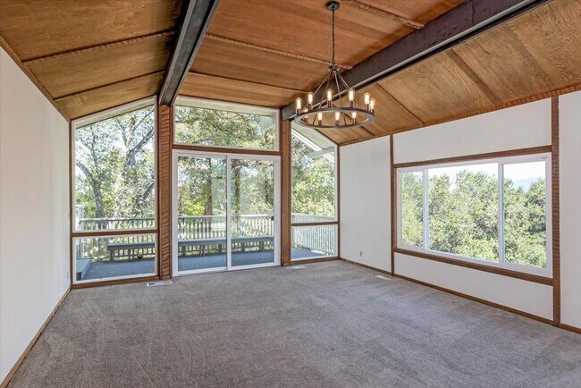Building Photo - 13434 Old Oak Way