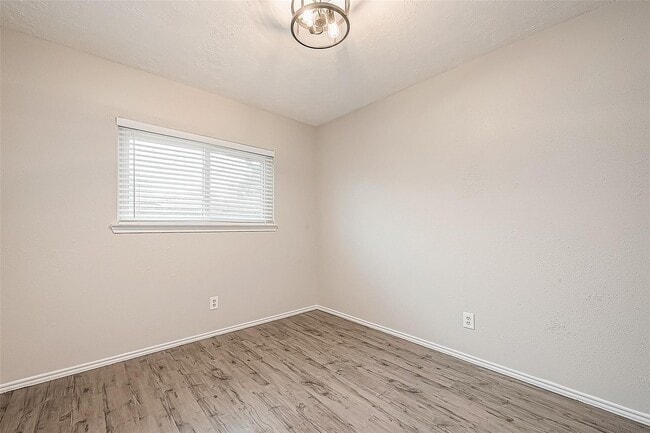 Building Photo - 9247 Autumnsong Dr