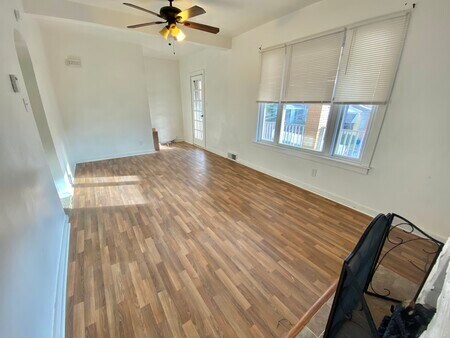 Building Photo - 817 Anaheim St