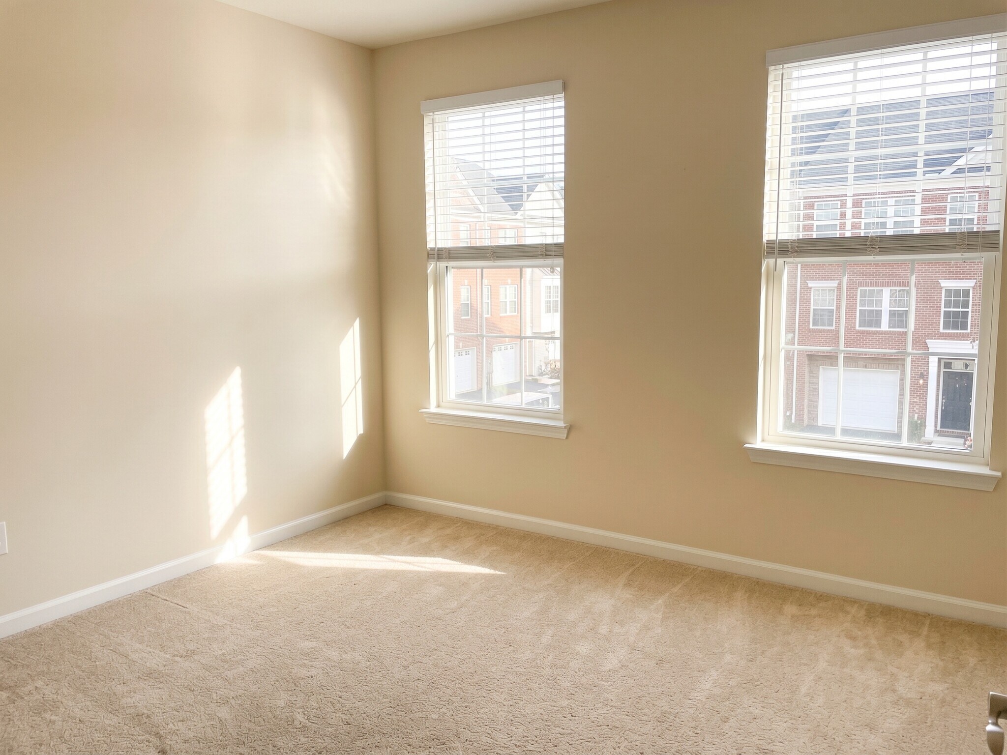 Building Photo - 4255 Talmadge Cir
