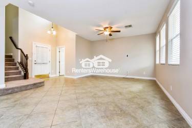 Building Photo - 989 Crescent Falls St